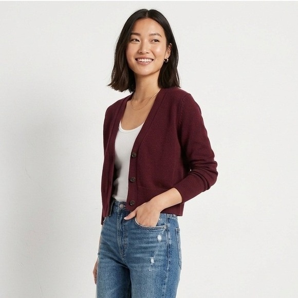 Banana Republic Sweaters - FLAW Banana Republic Cropped V-Neck Cardigan Sweater Button Front Burgundy XS
